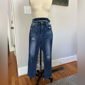 Risen OG Straight Leg in medium denim. Size 28